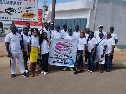 L'Association des Proth&eacute;sistes Dentaires du Togo c&eacute;l&egrave;bre la journ&eacute;e des travailleurs avec une marche de sant&eacute;